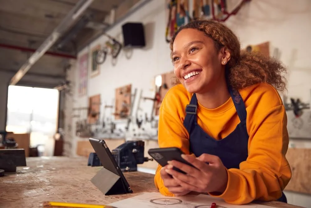 A small business owner finds the best payment processor for small business so she can save on fees while still having top-tier customer service.